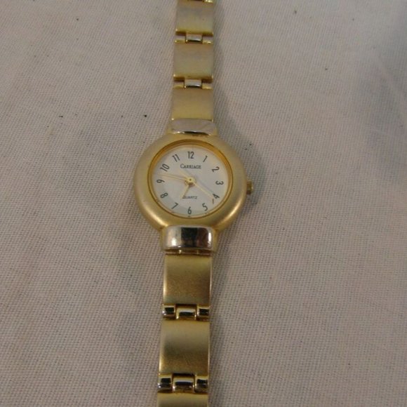WOMENs CARRIAGE GOLD SILVER STAINLESS STEEL BACK BASE METAL BEZEL WATCH NM 00495